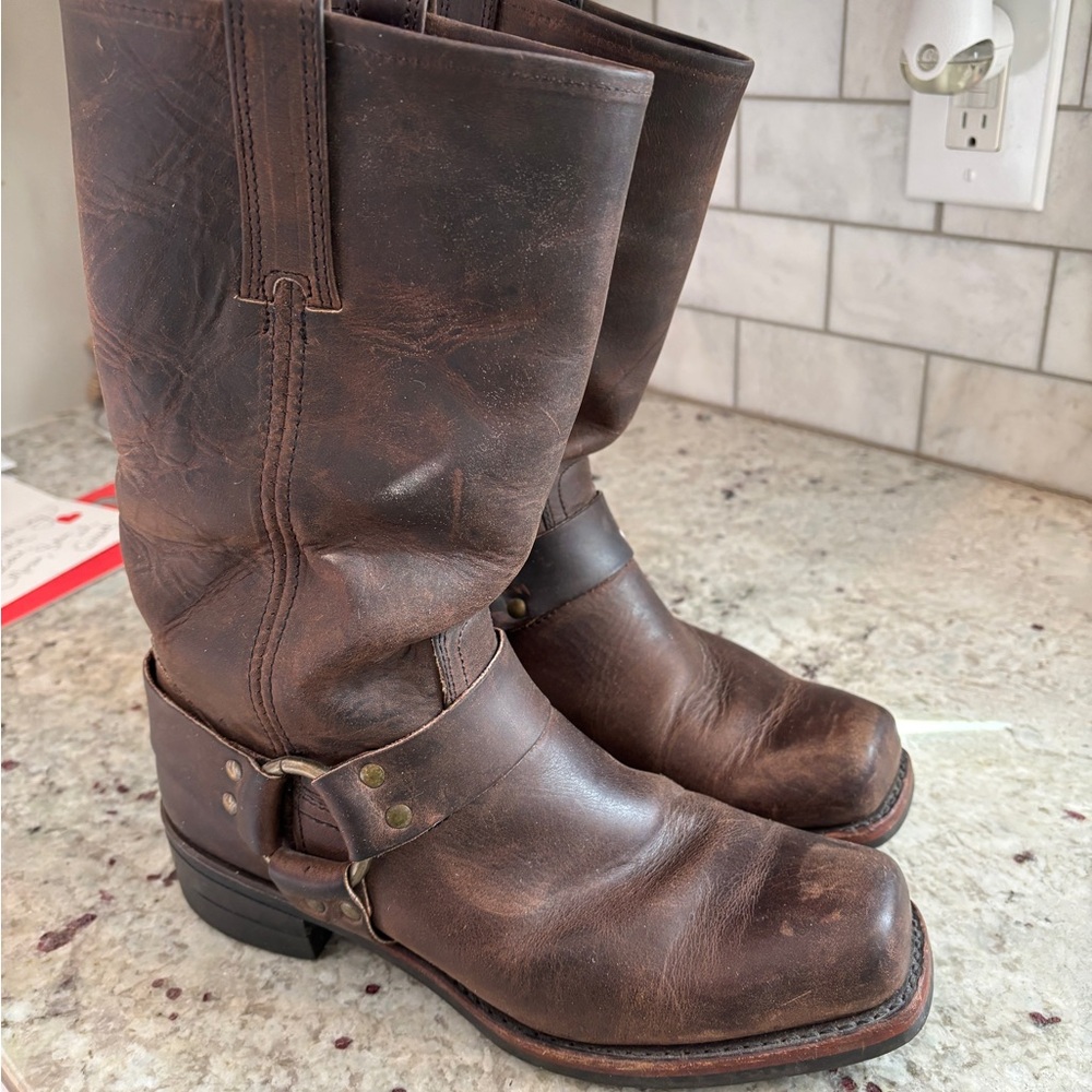Men's Brown Leather Frye boots.